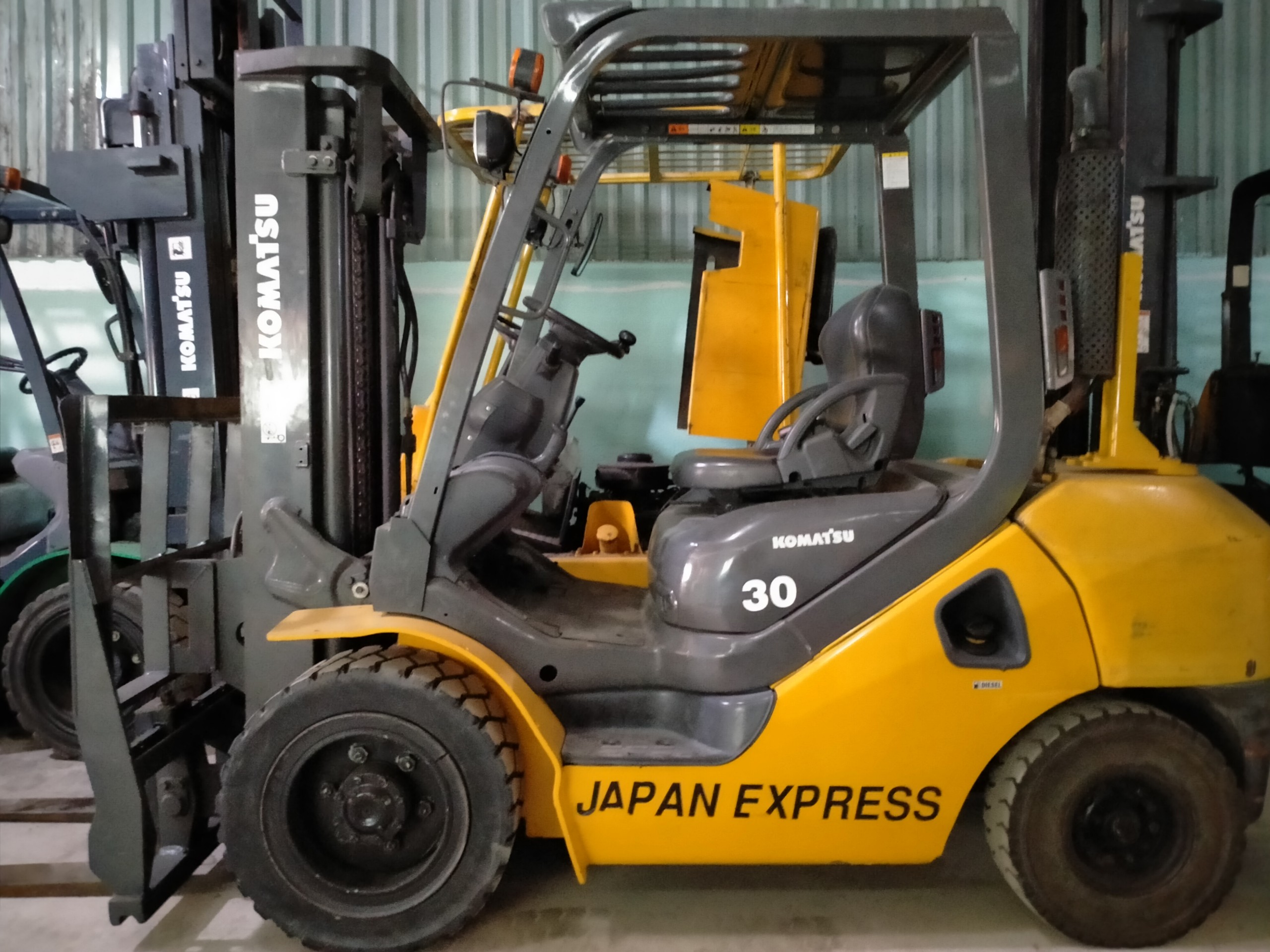 Xe nâng Komatsu FD30T-17 Lật đổ.jpg (709 KB)